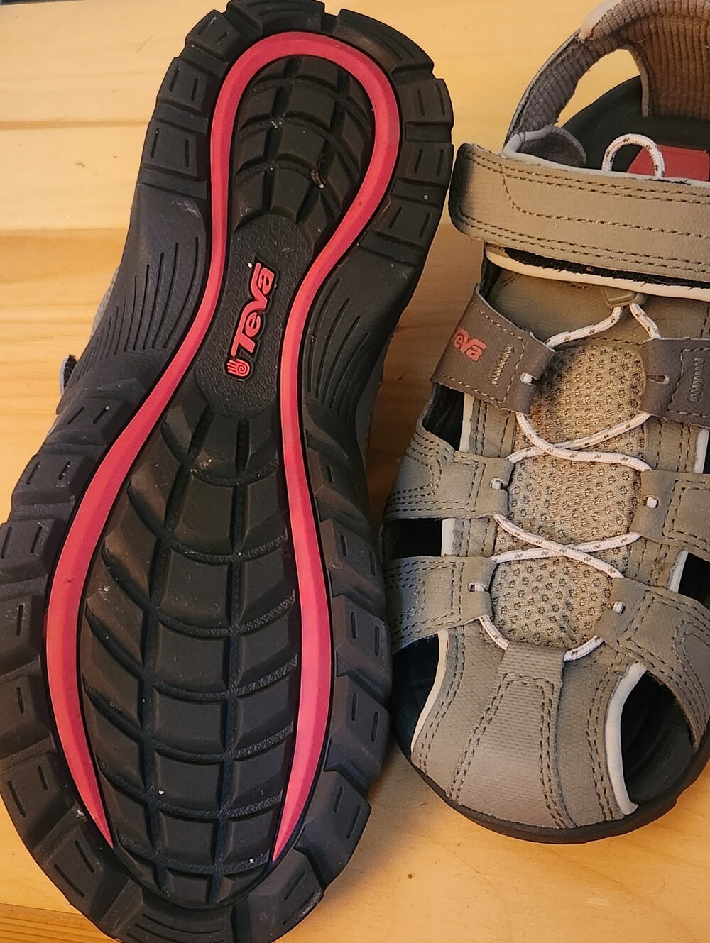 TEVA Deacon Hybrid Closed Toe Sandals F10011L - Picture 4 of 9